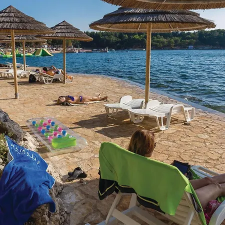 펜션 Amazing In Vabriga With Swimming Pool Tar-Vabriga
